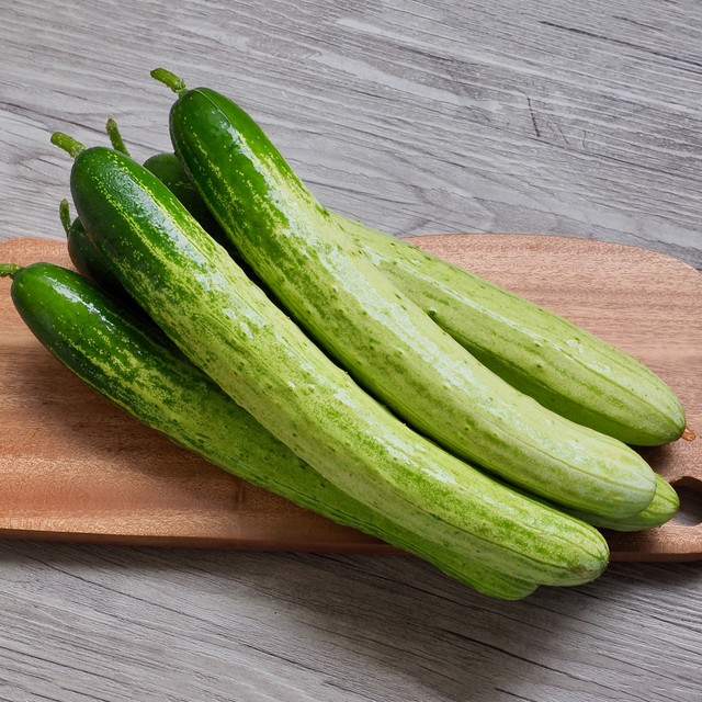 신선하고 아삭한 백다다기 오이 1kg(상)