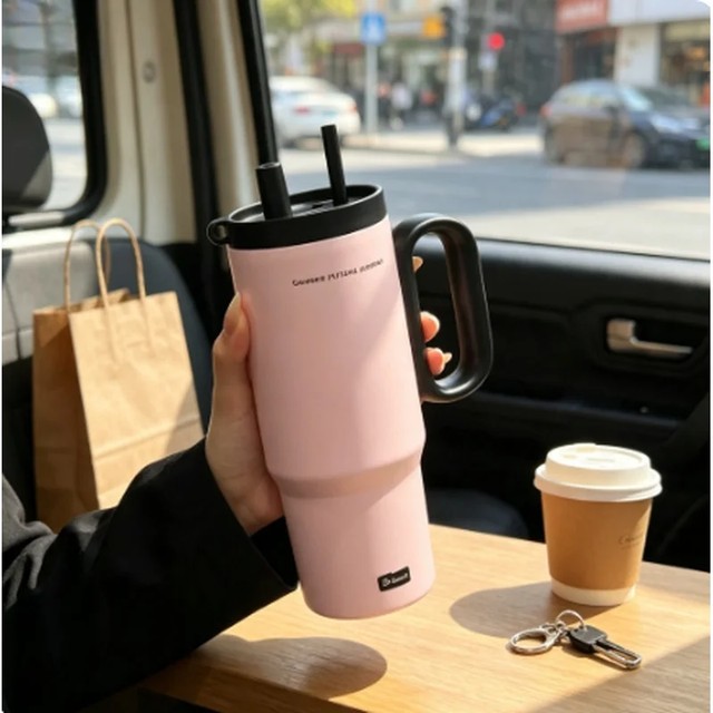 750ml 스테인리스 스틸 진공 단열 물컵, 빨대와 손잡이 포함, 여행용 차량용 야외 커피 텀블러