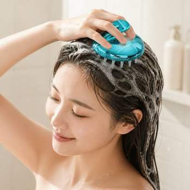 [제이큐] 두피 마사지기 실리콘 샴푸 모발 케어 헤어 브러시[이마트몰]